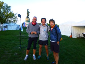 Pre-race anticipation, flanked by dad and Jakob.