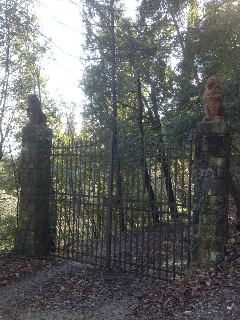 The Lion gate at Montioni.