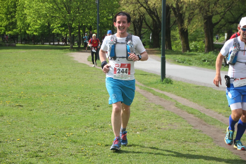 3k down and 77k to go. Andreas is pushing ahead, at the far right.